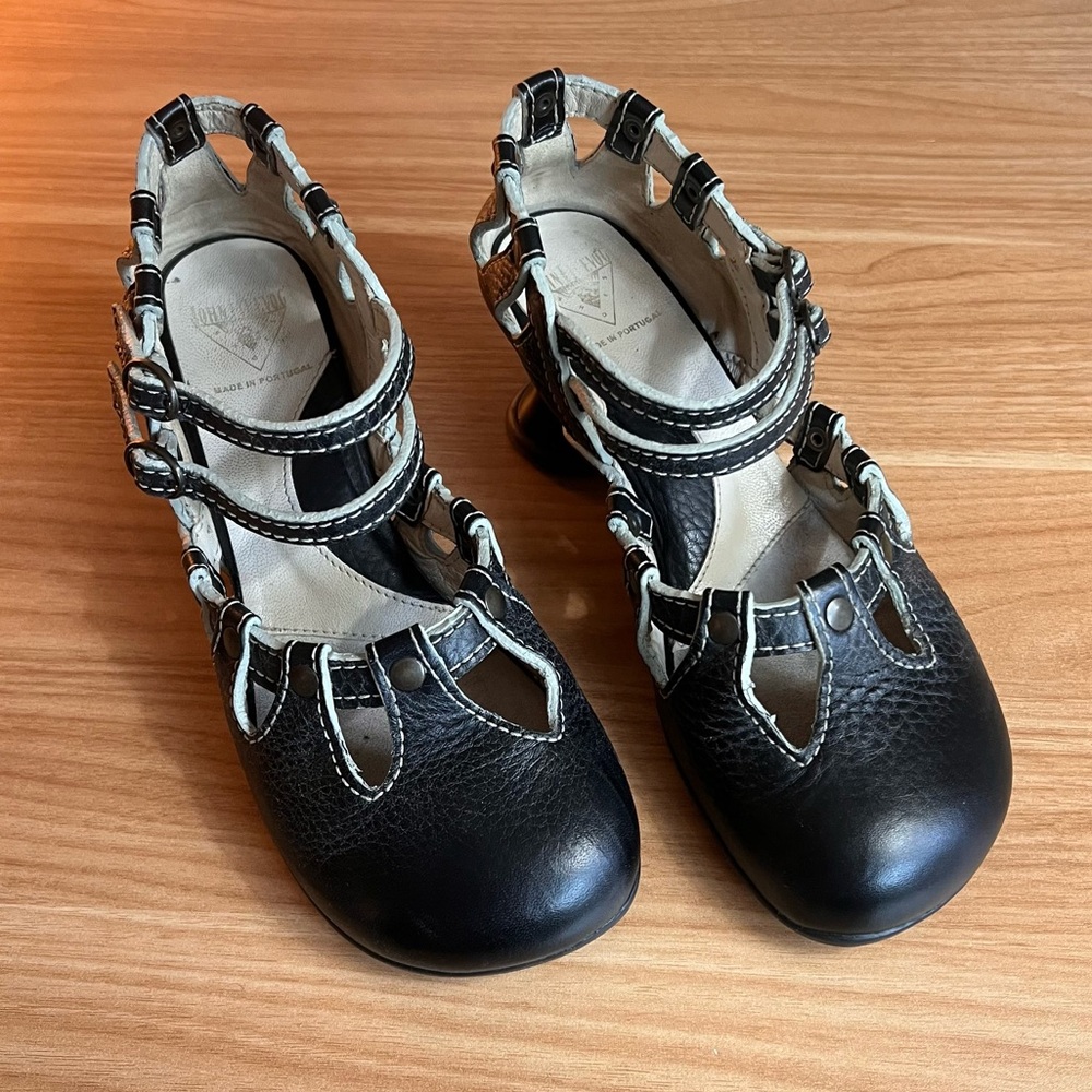 John Fluevog Black Strappy Leather Mary Jane’s Size 7.5. READ DESCRIPTION.